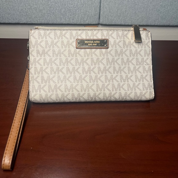 Michael Kors Logo Double Zip Wallet/Wristlet - Jet Set series in Vanilla/Acorn - Picture 1 of 8